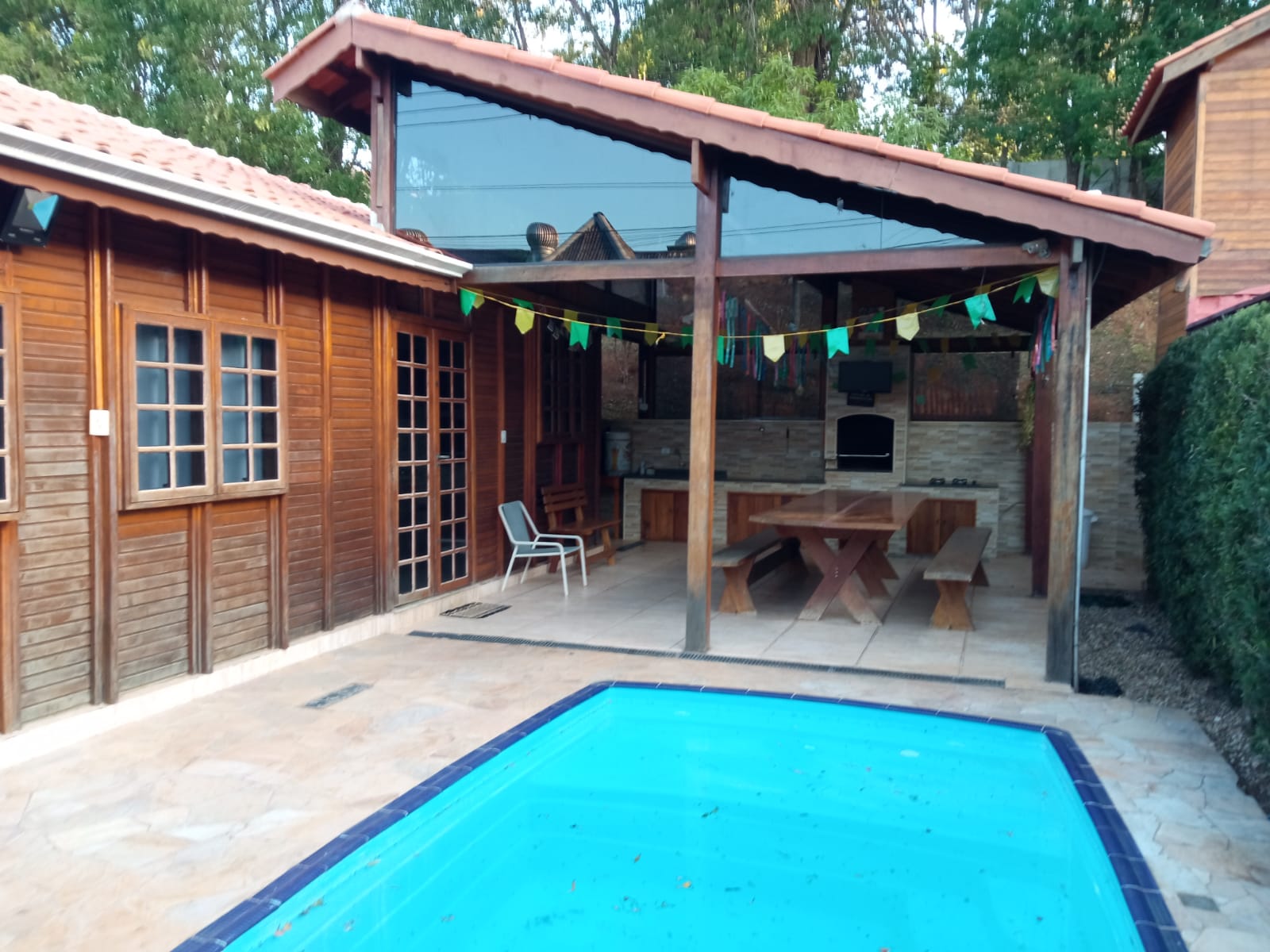 Casa no interior com piscina em atibaia 3.jpg