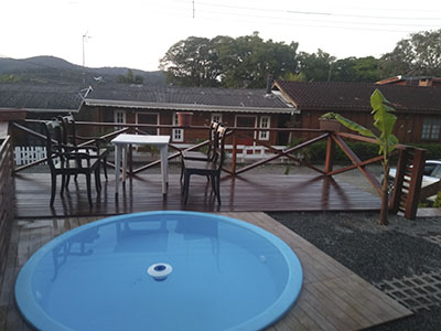 Chalézinho com banheira em atibaia 6.jpg