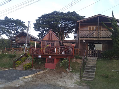 Chalézinho com banheira em atibaia 3.jpg