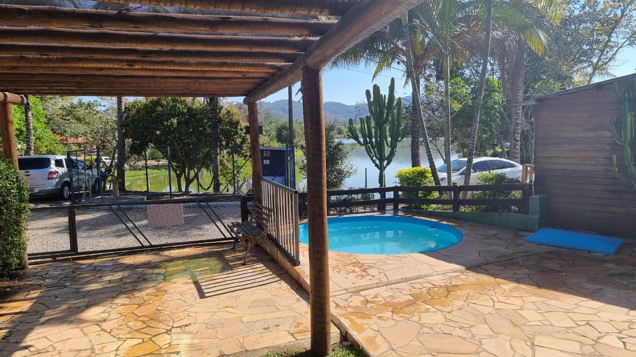 casa em frente ao lago atibaia.jpg