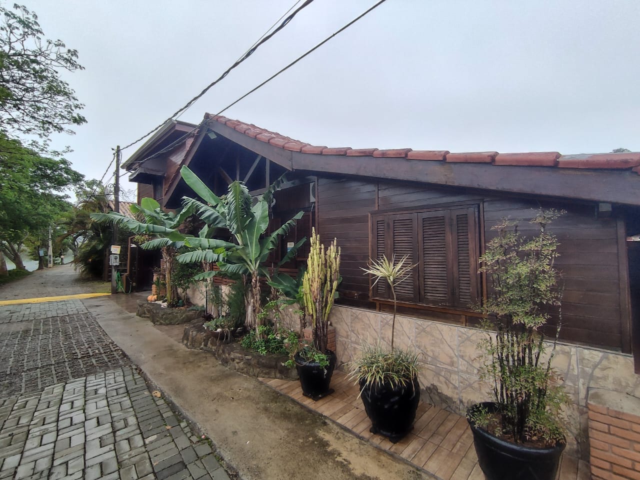 Casa em frente ao lago em atibaia 3.jpg