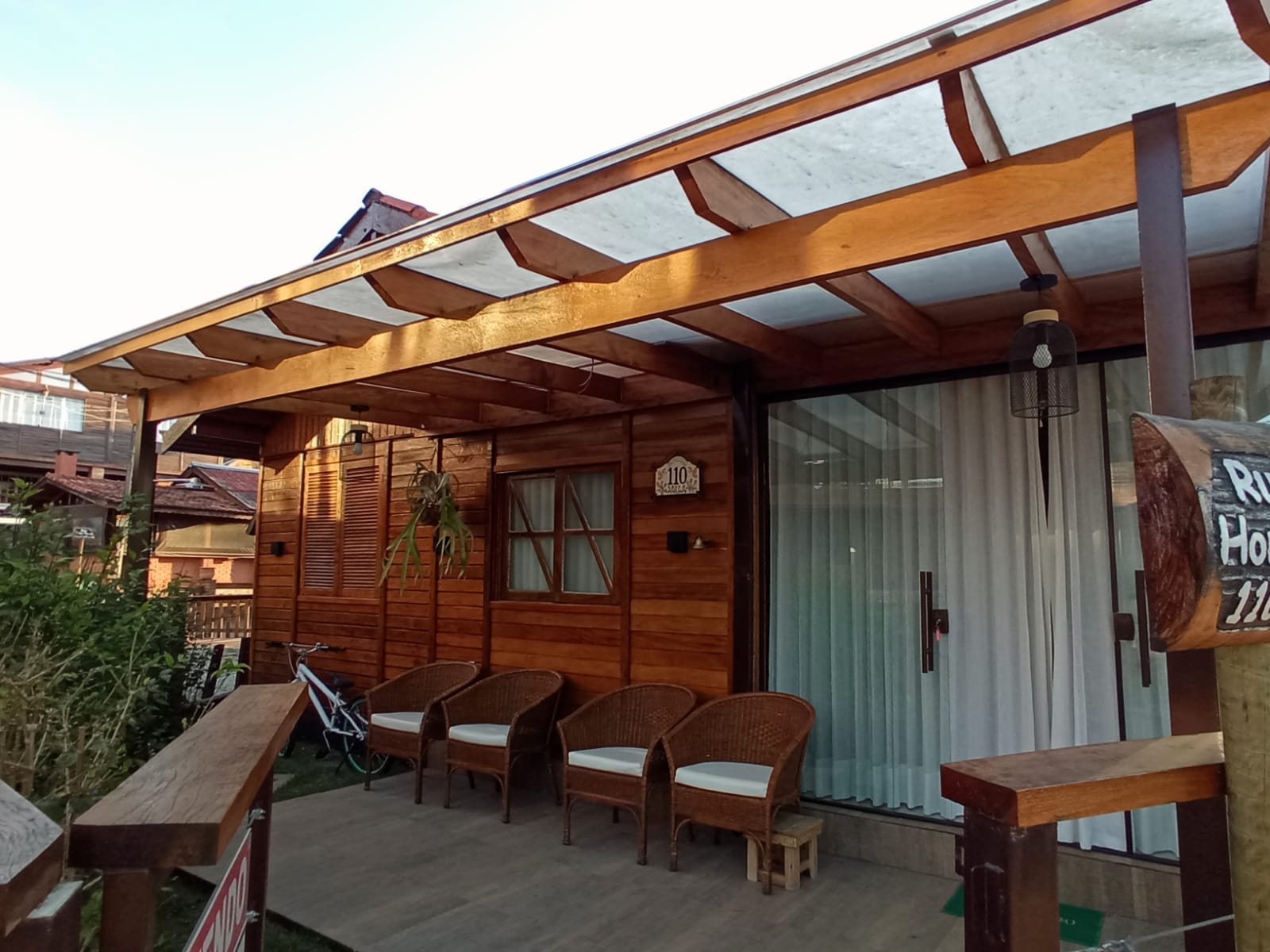 Chalé em condomínio atibaia esquina 3.jpg